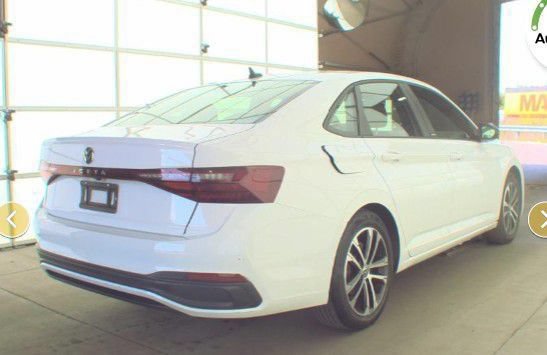Used 2025 Volkswagen Jetta Sport FWD image 3