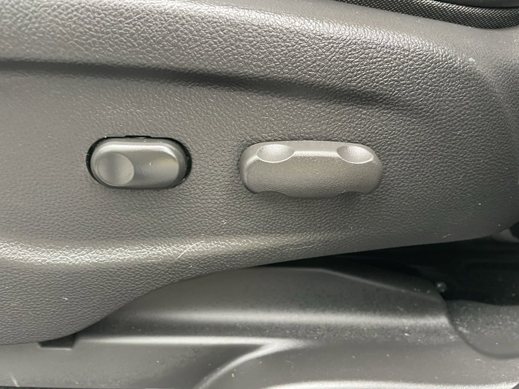 Certified 2021 Buick Encore Preferred image 21