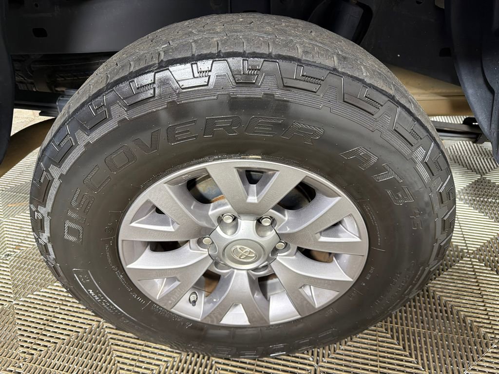 Used 2019 Toyota Tacoma SR5 RWD image 17