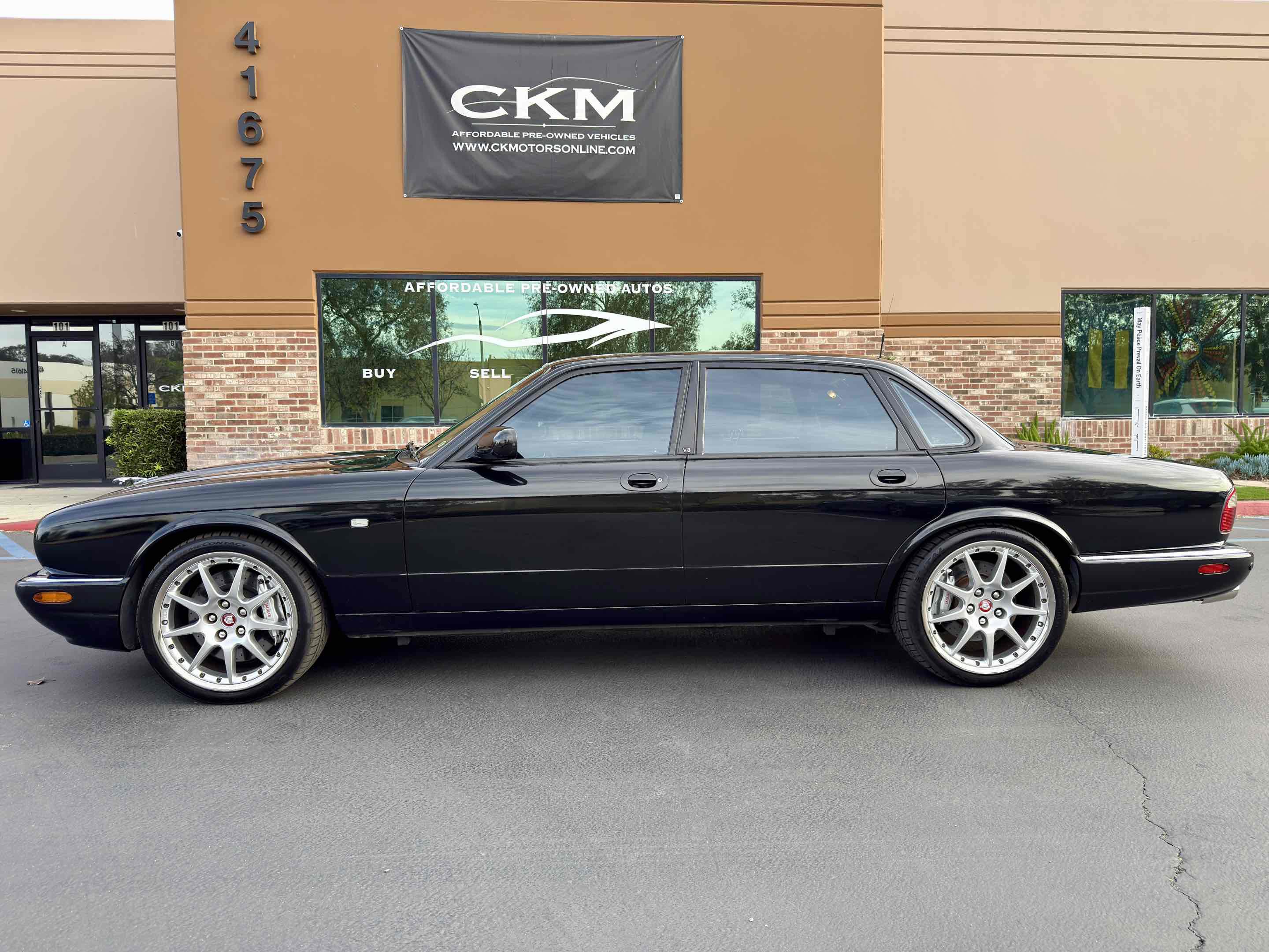 Used 2002 Jaguar XJ8 image 4