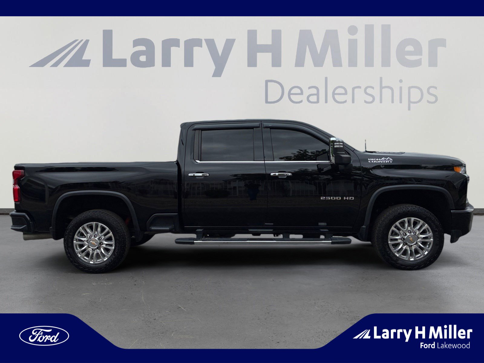 Used 2022 Chevrolet Silverado 2500 High Country w/ Safety Package II image 6