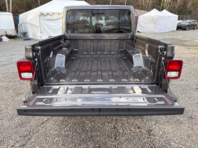 New 2026 Jeep Gladiator Sport AWD/4WD image 12