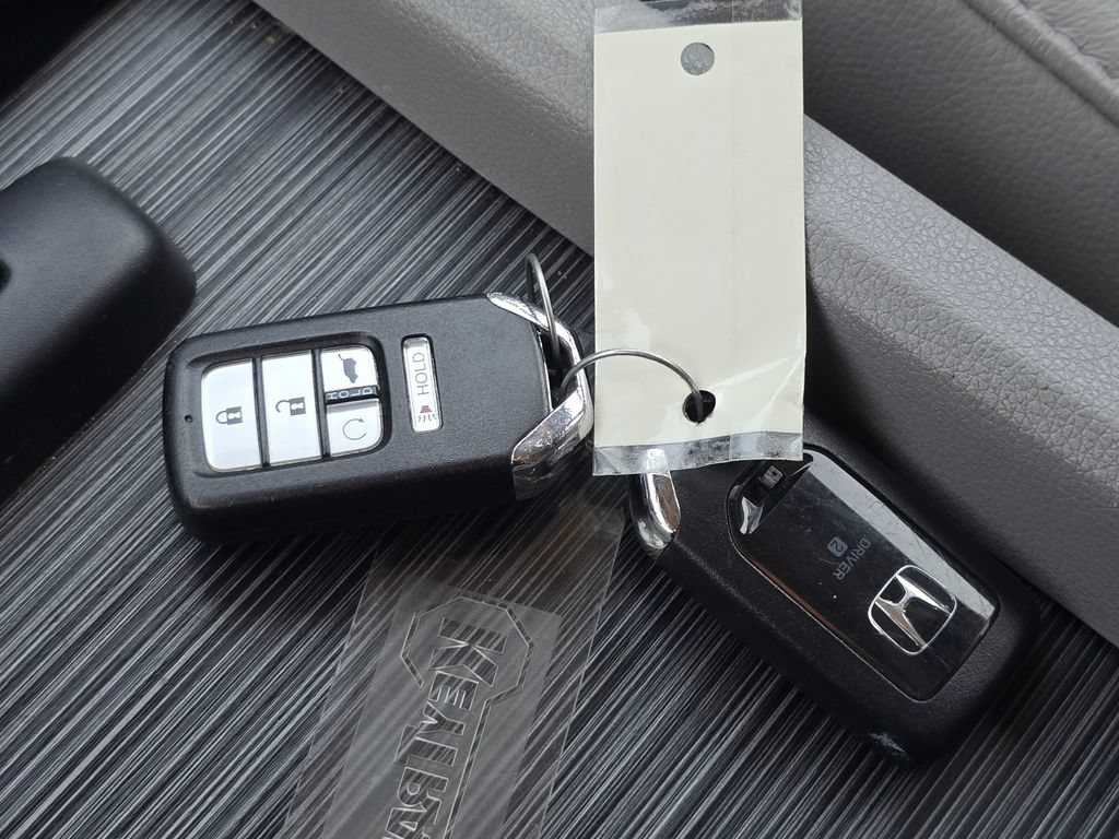 Used 2019 Honda Pilot Touring image 24