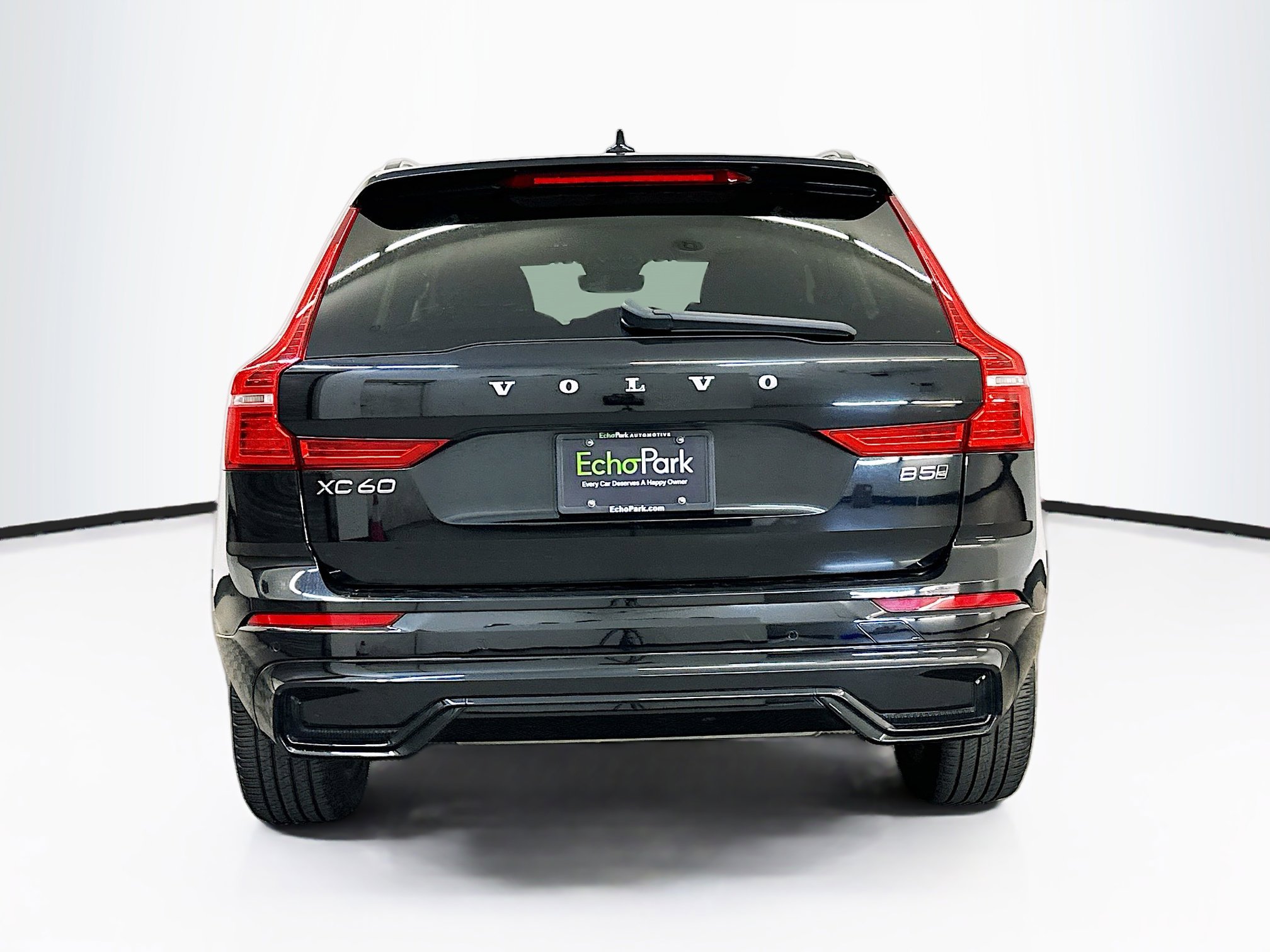 Used 2025 Volvo XC60 B5 Core image 7