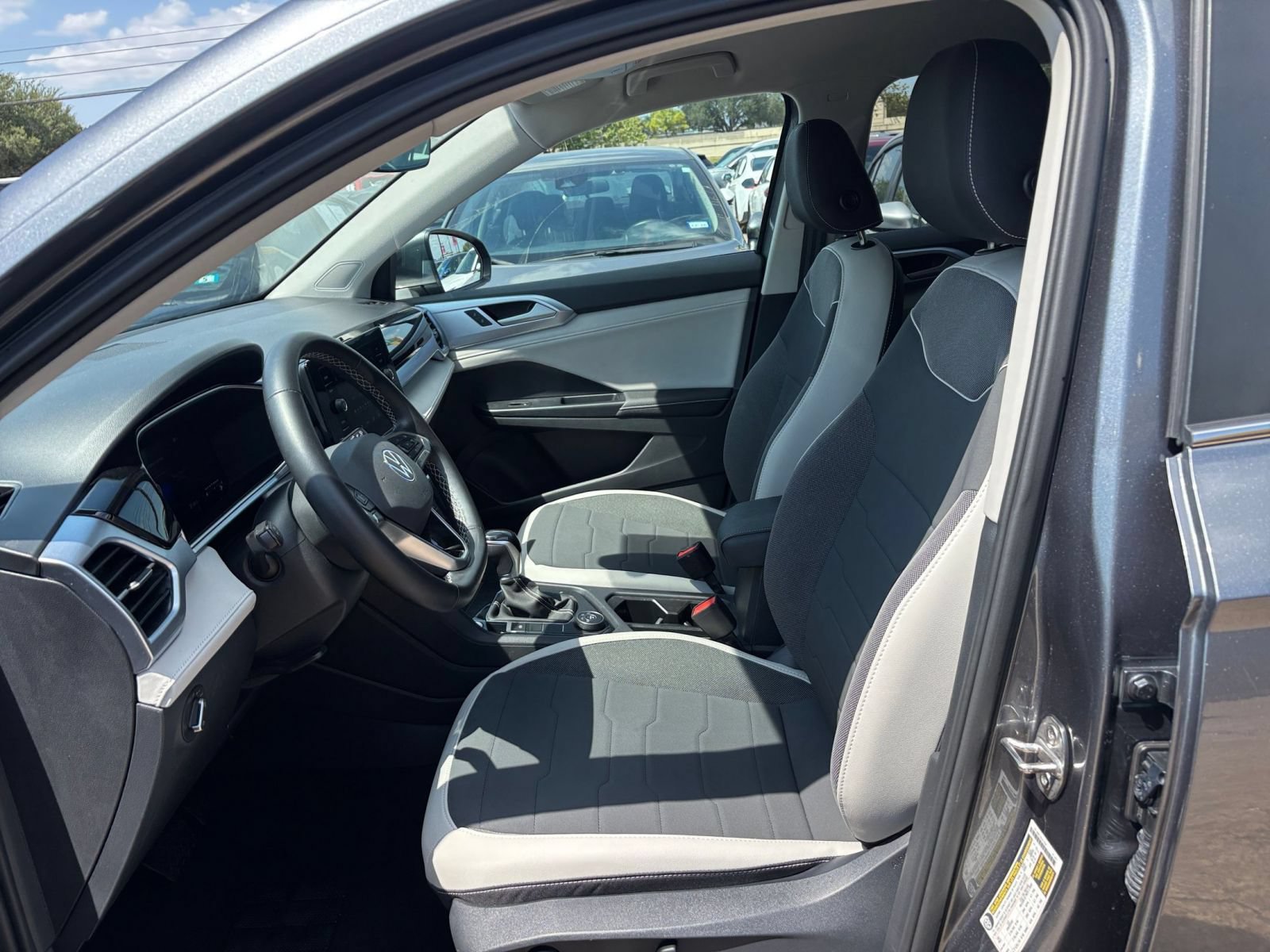 Used 2026 Volkswagen Taos SE AWD/4WD image 23