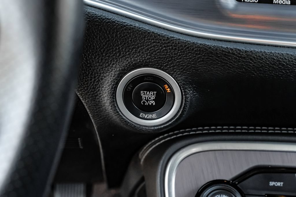 Used 2016 Dodge Challenger R/T Scat Pack RWD image 21