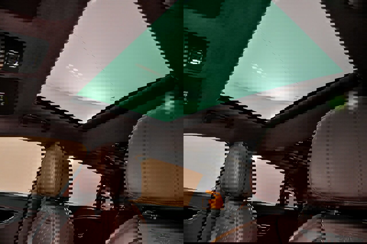 Used 2023 Bentley Flying Spur V8 image 24