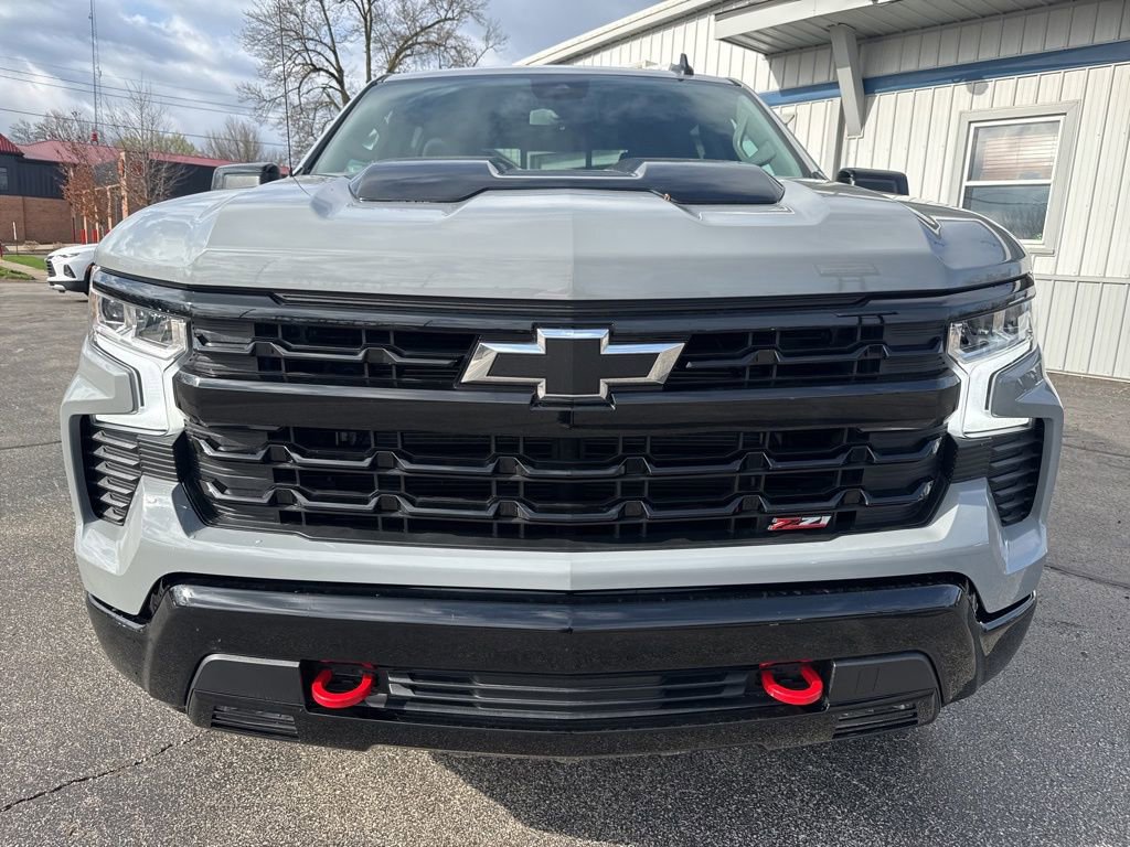 Used 2024 Chevrolet Silverado 1500 LT Trail Boss w/ Convenience Package II AWD/4WD image 2