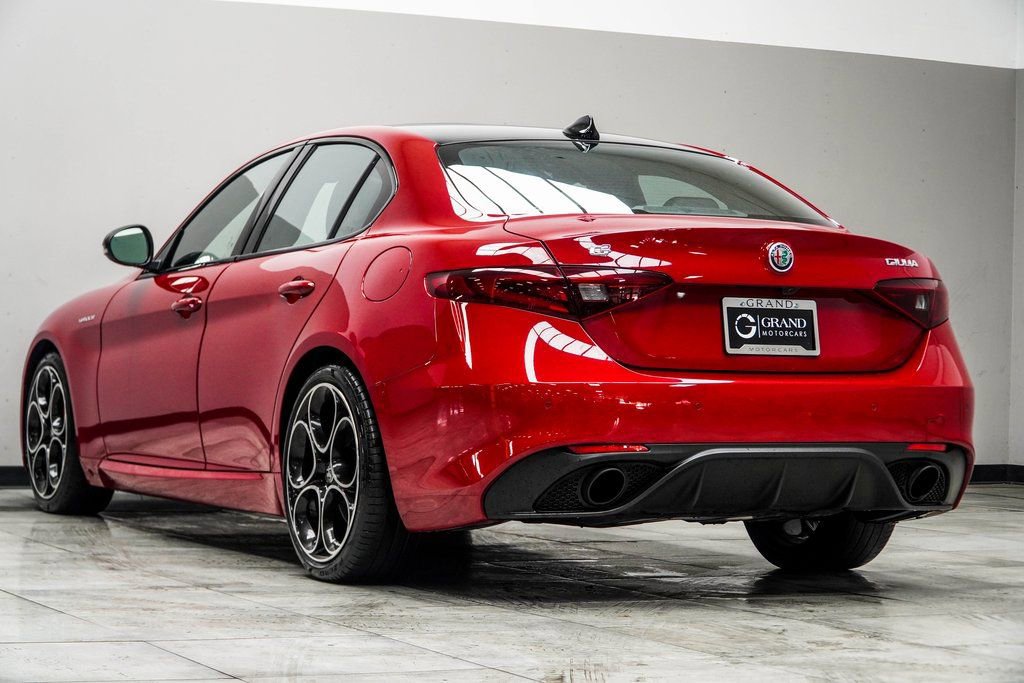 Used 2023 Alfa Romeo Giulia Veloce image 11