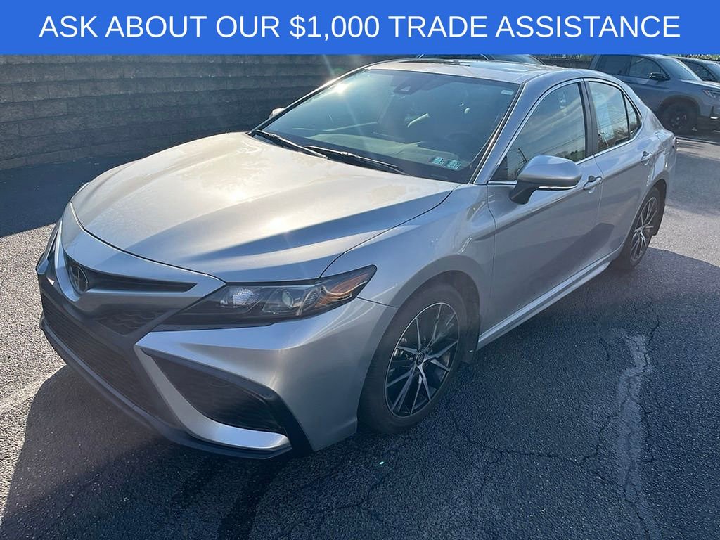 Used 2023 Toyota Camry SE w/ Cold Weather Package image 2