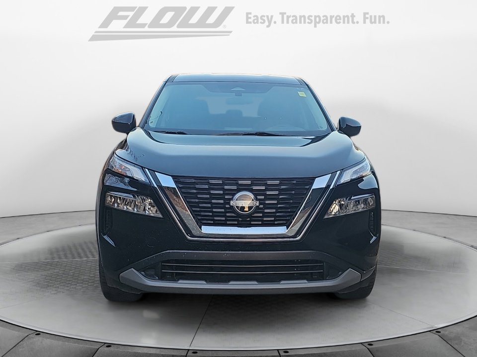 Used 2023 Nissan Rogue SV image 3