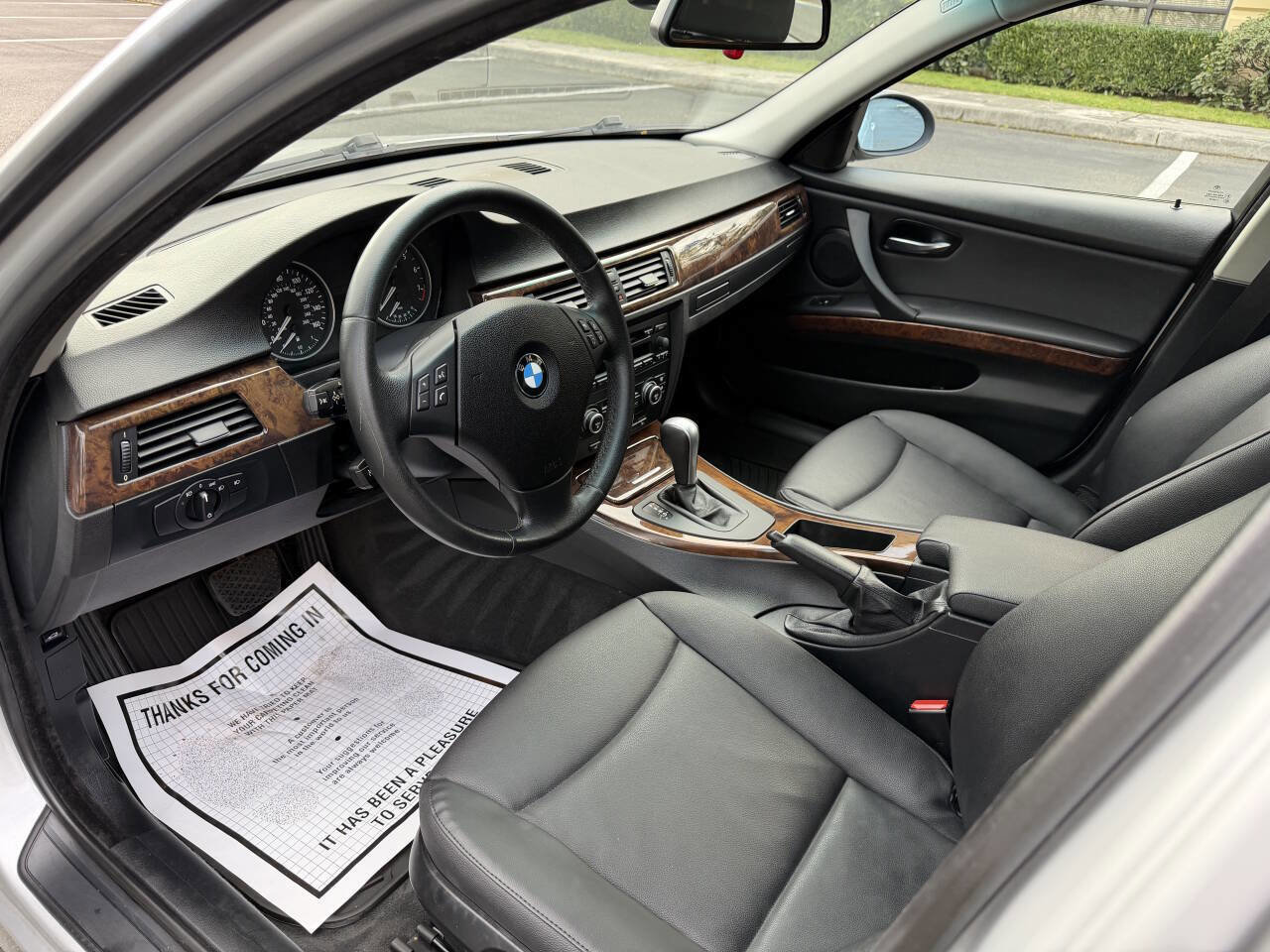 Used 2007 BMW 328xi Wagon AWD/4WD image 12