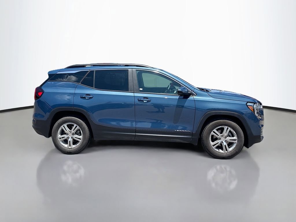 Used 2024 GMC Terrain SLE w/ Driver Convenience Package FWD image 8