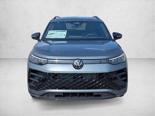 New 2026 Volkswagen Tiguan SE R-Line FWD image 2