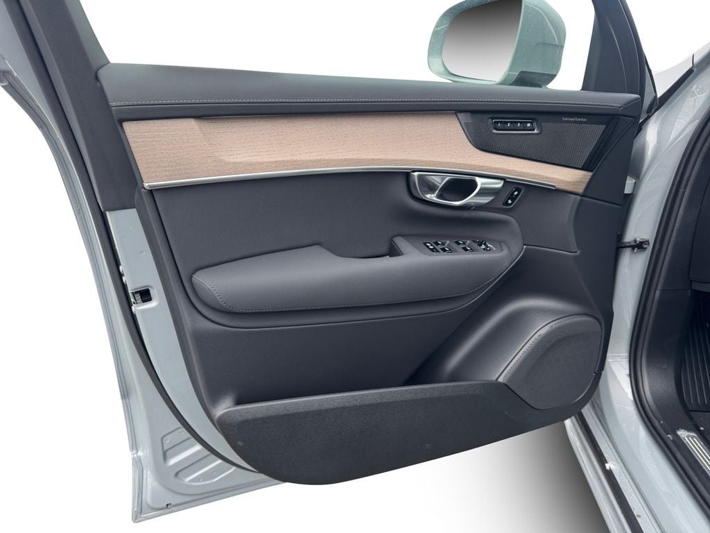 New 2026 Volvo XC90 B6 Plus w/ Protection Package Premier AWD/4WD image 11
