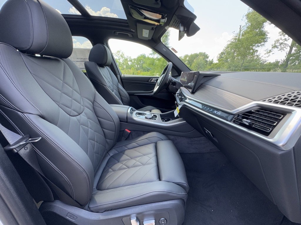 Used 2026 BMW X5 xDrive50e w/ Premium Package image 25