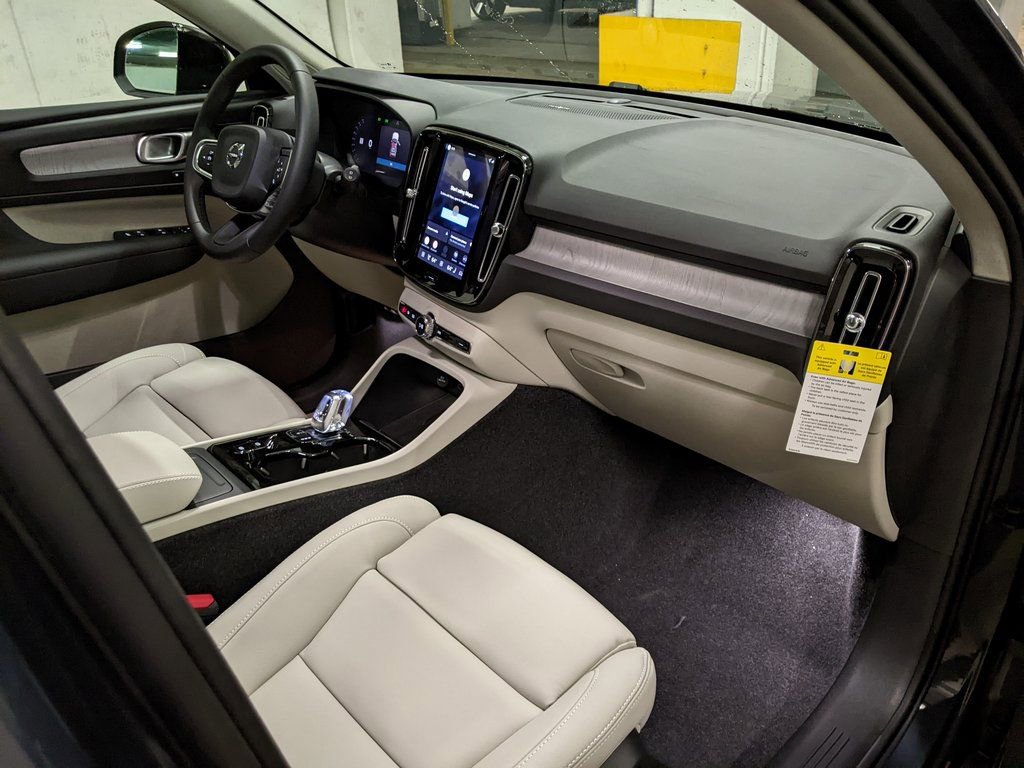 New 2026 Volvo XC40 B5 Ultra w/ Protection Package Premier image 21