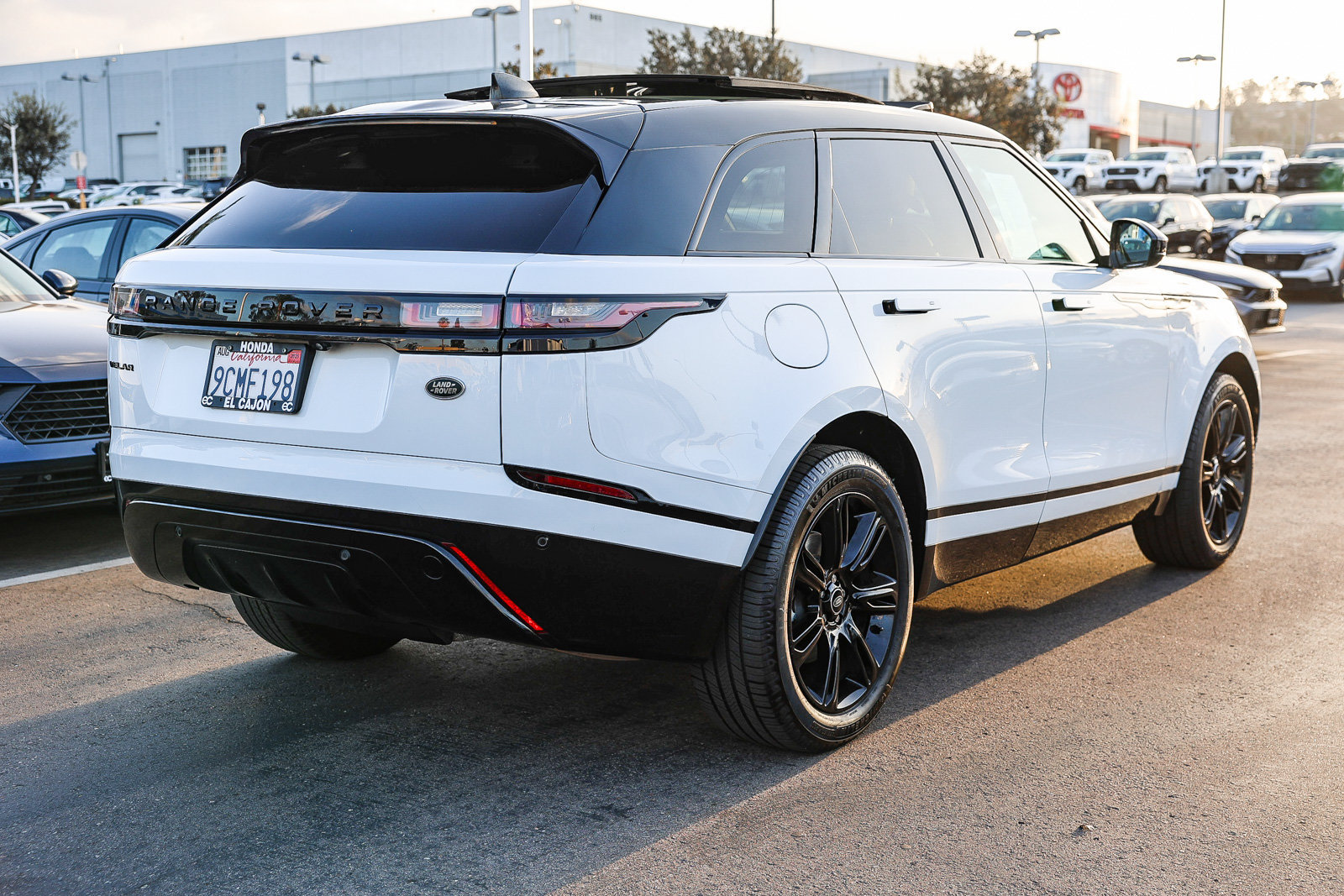Used 2022 Land Rover Range Rover Velar R-Dynamic S AWD/4WD image 24