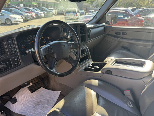 Used 2005 Chevrolet Tahoe Z71 w/ Preferred Equipment Group AWD/4WD image 10