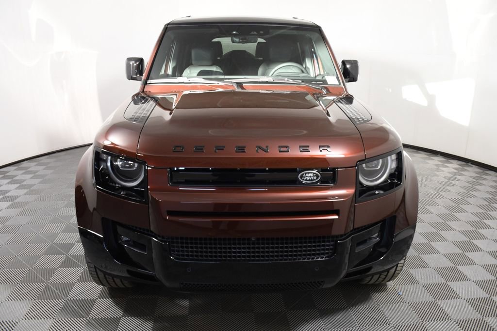 New 2026 Land Rover Defender 130 X-Dynamic SE AWD/4WD image 14