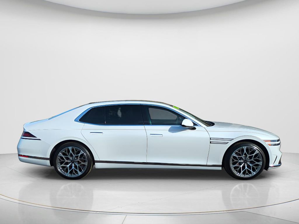Used 2025 Genesis G90 3.5T image 3