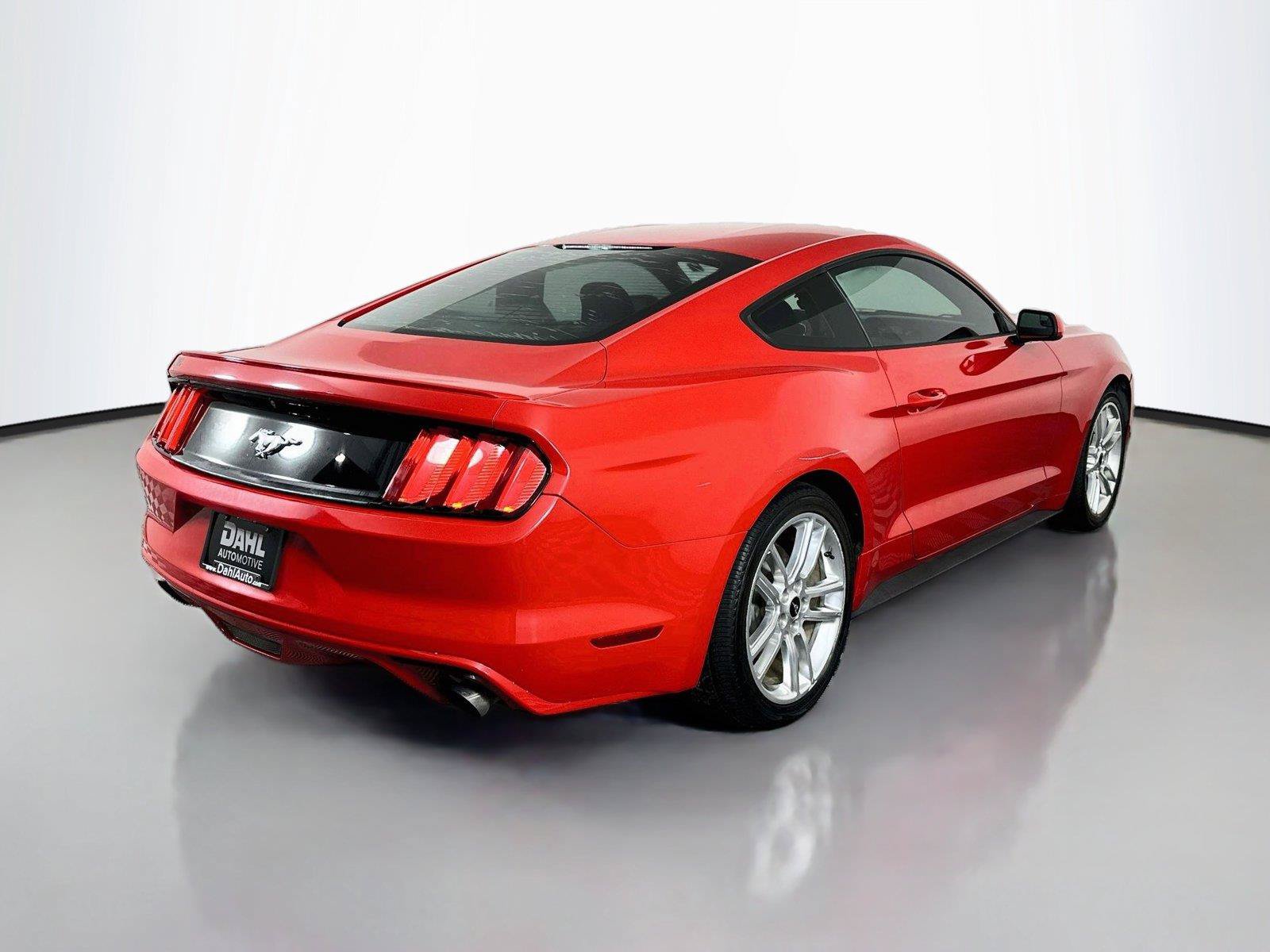 Used 2015 Ford Mustang Coupe RWD image 13