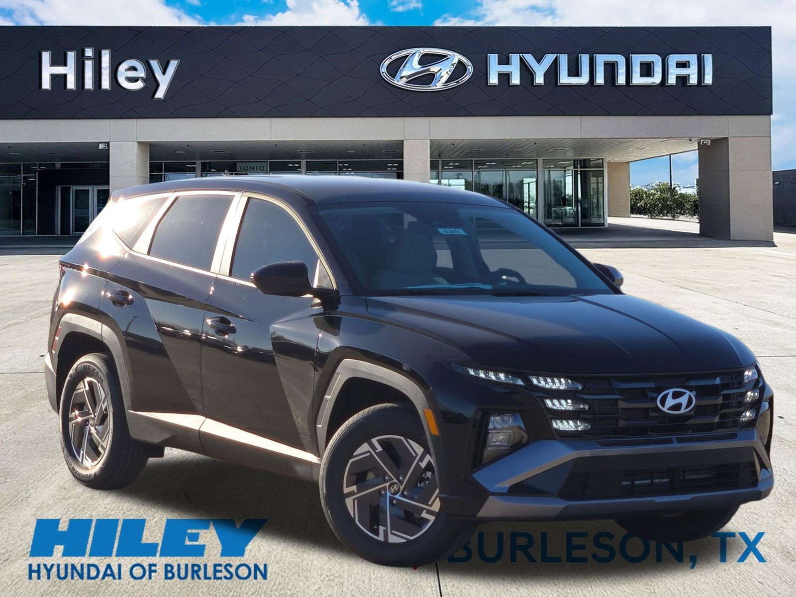 New 2026 Hyundai Tucson Blue SE image 2