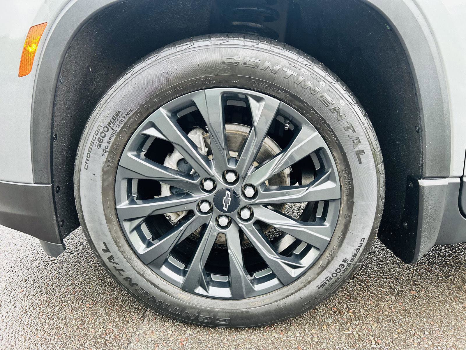 Used 2023 Chevrolet Traverse RS image 40