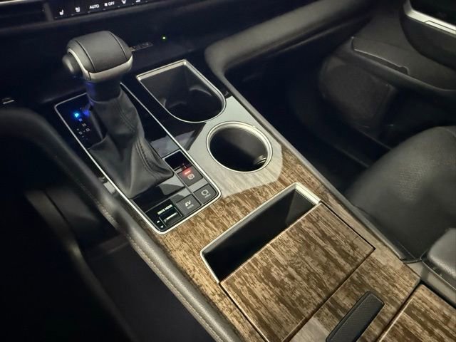 Used 2025 Toyota Sienna Platinum image 27