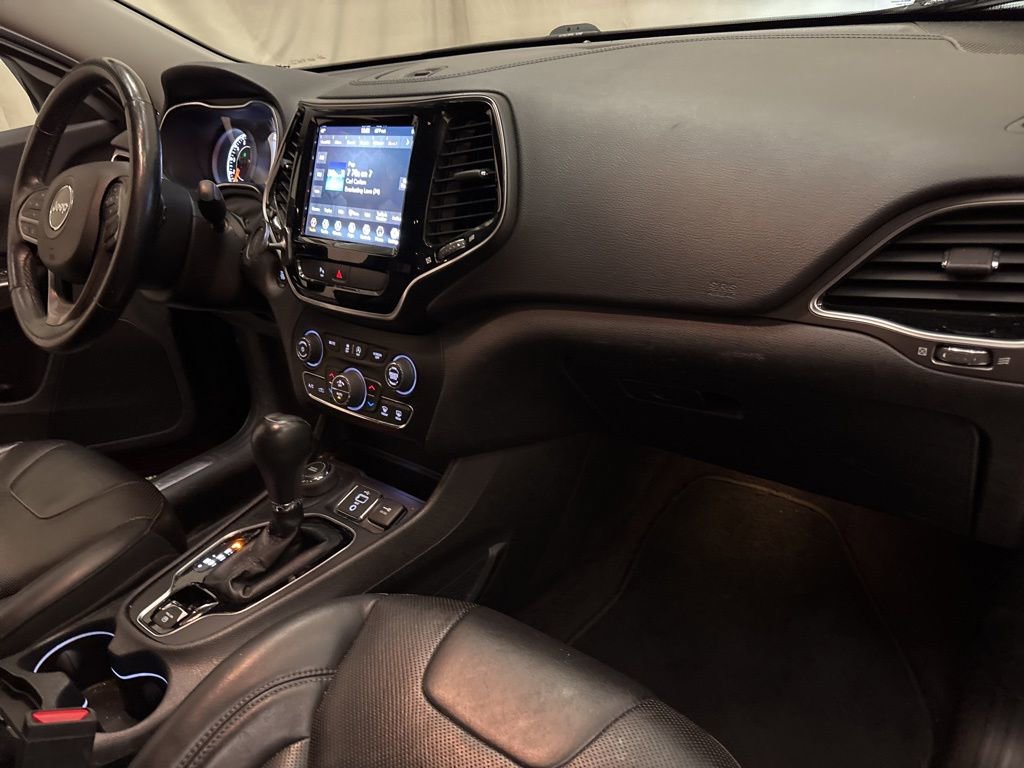 Used 2019 Jeep Cherokee Limited AWD/4WD image 25