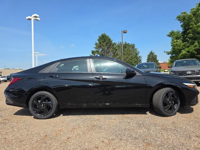 New 2026 Hyundai Elantra SEL FWD image 17