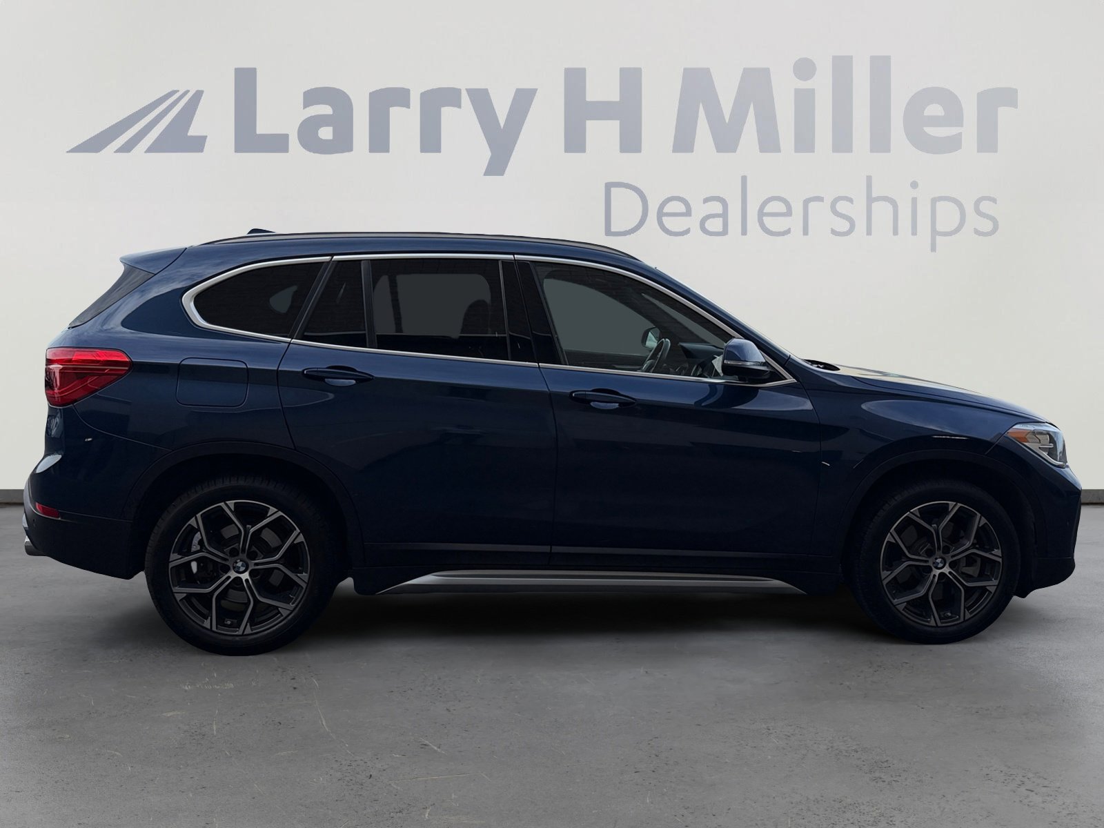 Used 2021 BMW X1 xDrive28i w/ Convenience Package image 6