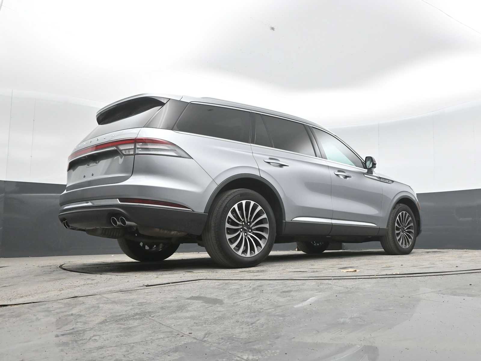 Used 2023 Lincoln Aviator AWD w/ Premium Package image 33