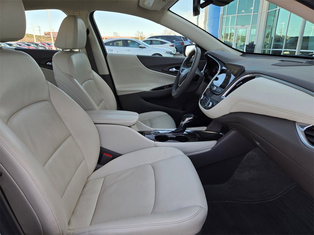 Used 2024 Chevrolet Malibu LT image 24