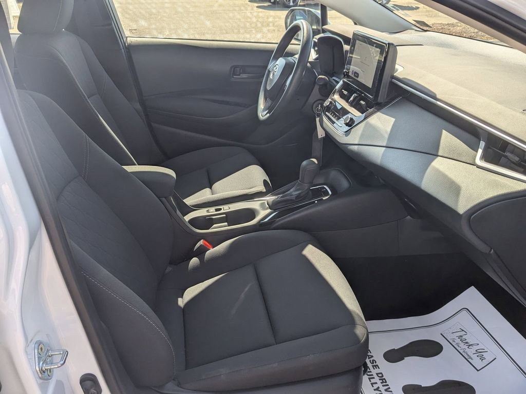 Used 2025 Toyota Corolla LE FWD image 25
