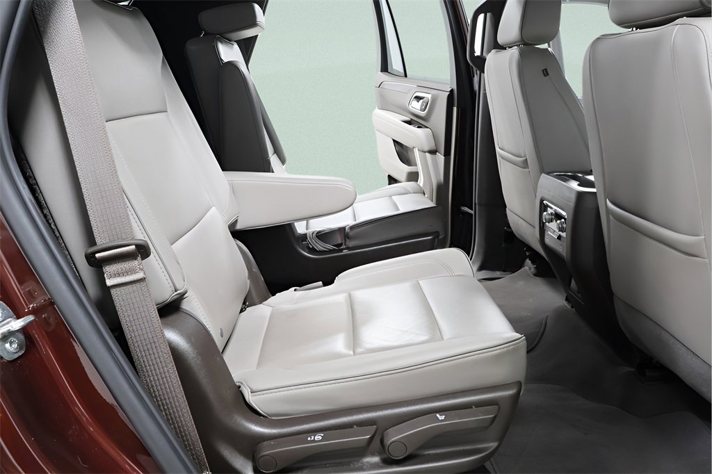 Used 2023 GMC Yukon SLT w/ Max Trailering Package image 32