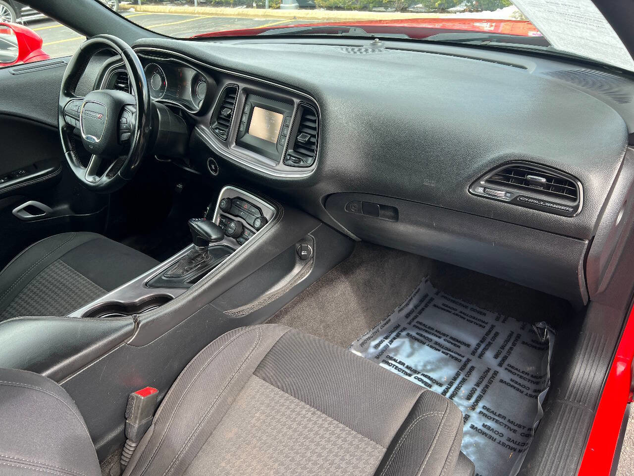 Used 2015 Dodge Challenger SXT image 24