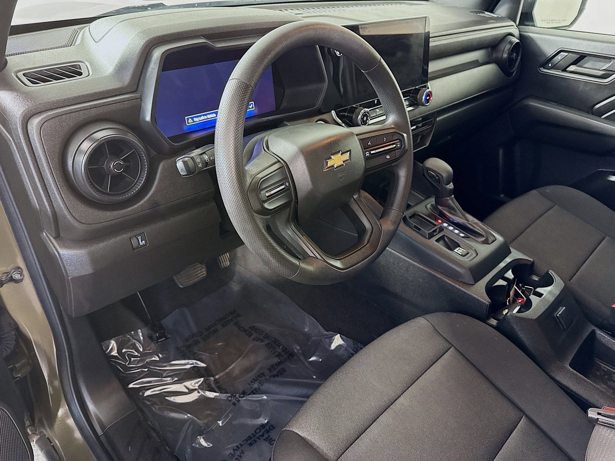 Used 2024 Chevrolet Colorado W/T image 23