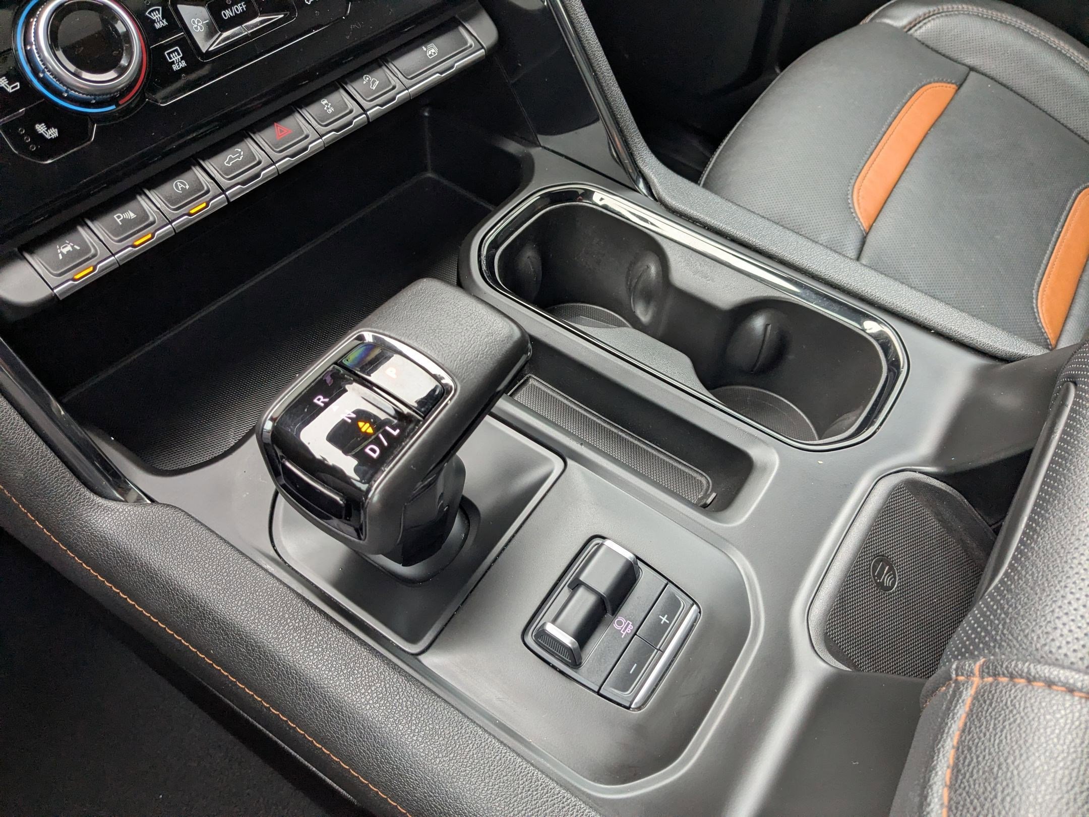 Certified 2022 GMC Sierra 1500 AT4 w/ AT4 Premium Package image 23