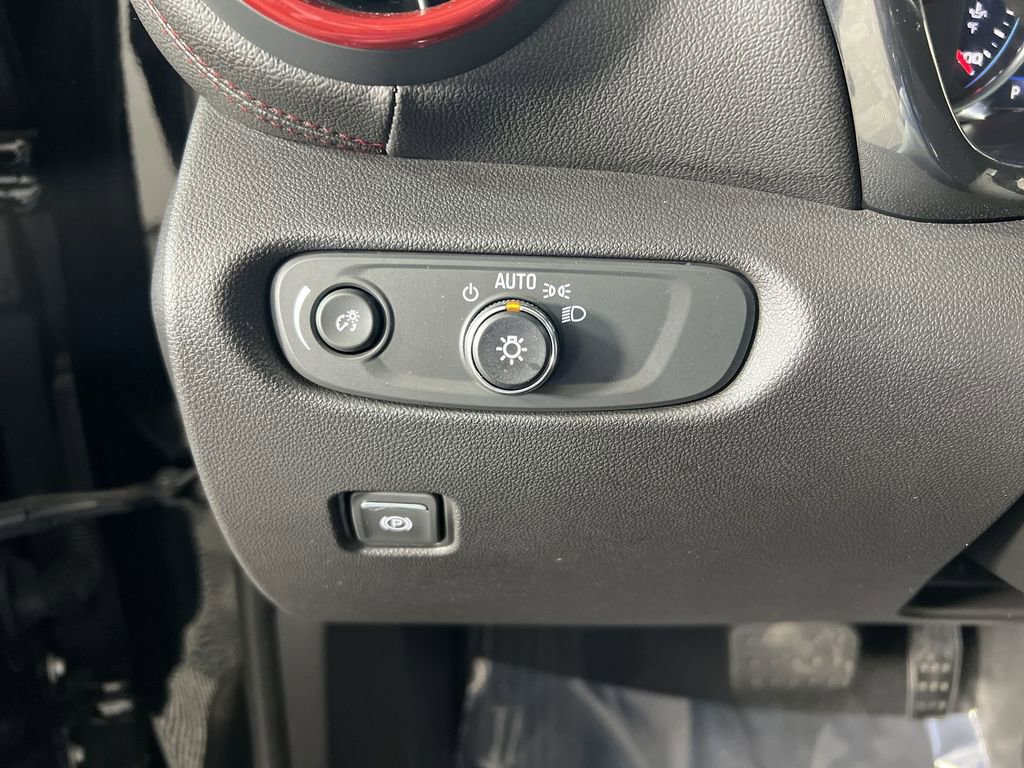 Used 2025 Chevrolet Blazer RS w/ Enhanced Convenience Package AWD/4WD image 19