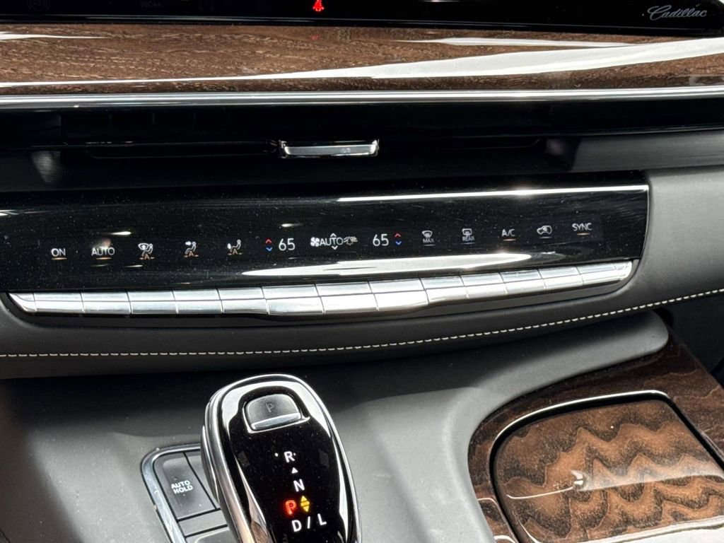 Used 2021 Cadillac Escalade Premium Luxury Platinum AWD/4WD image 34