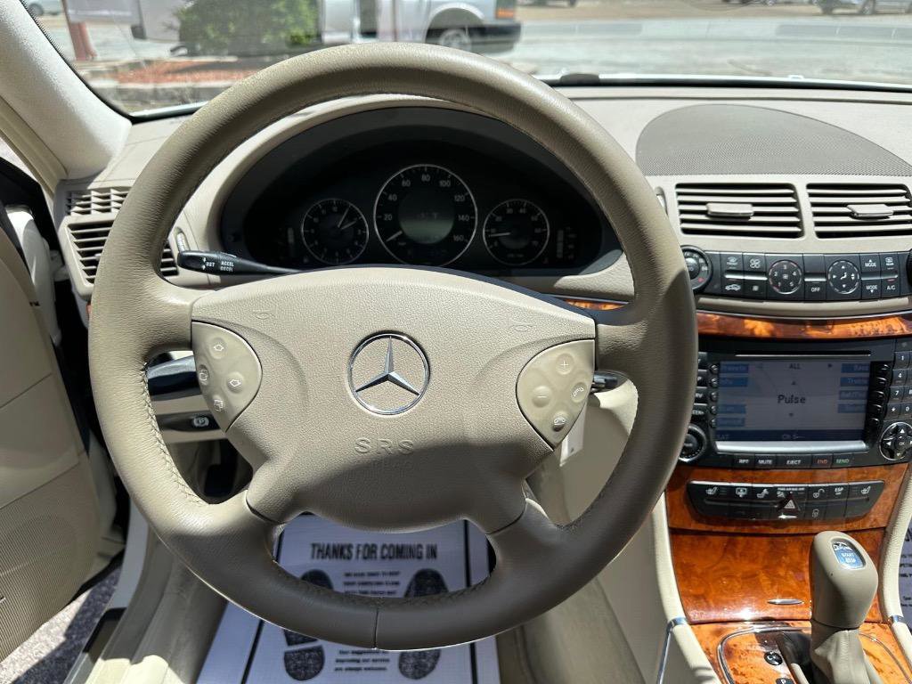 Used 2006 Mercedes-Benz E 350 Sedan image 24