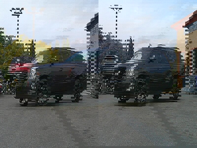 Used 2017 Cadillac Escalade ESV Platinum image 1