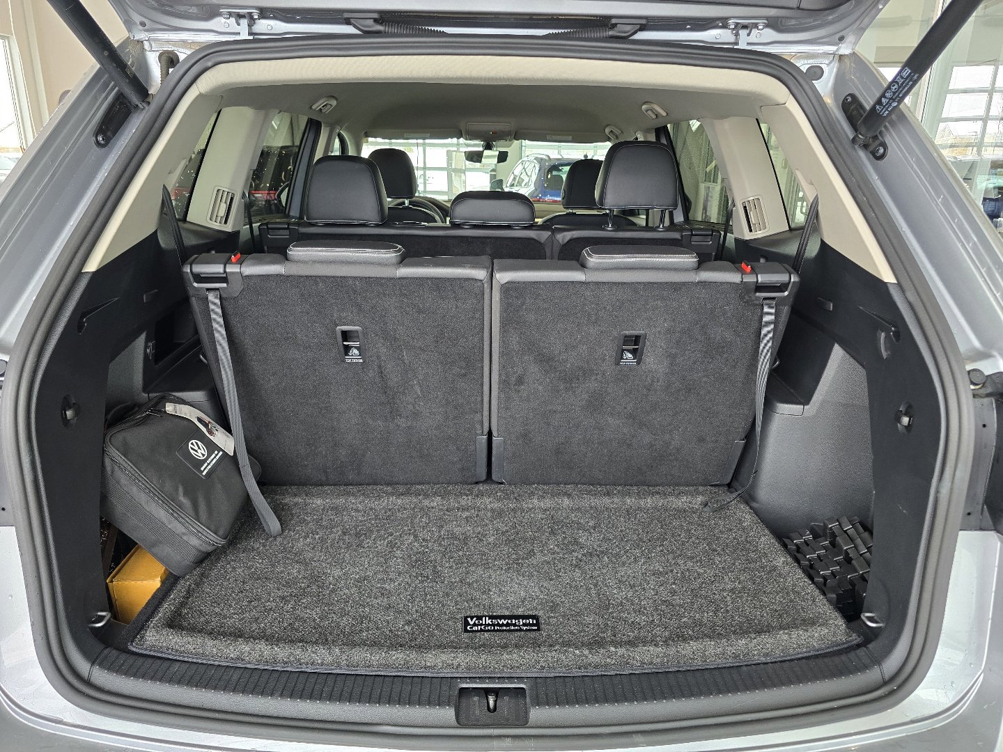 Used 2023 Volkswagen Atlas SE image 24