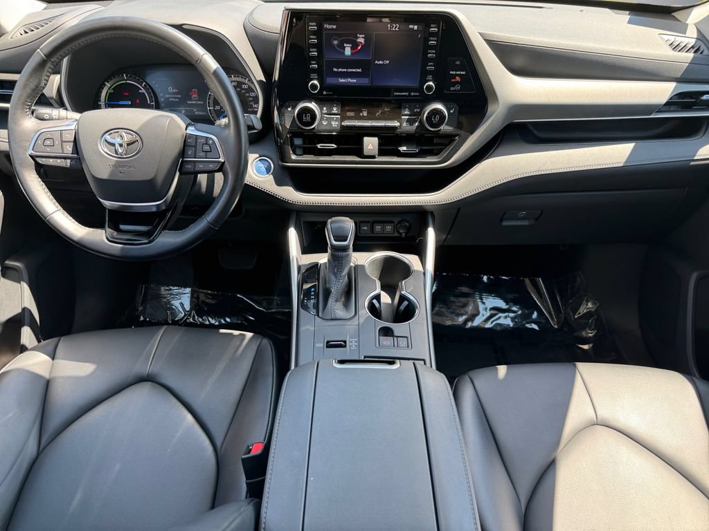 Certified 2020 Toyota Highlander XLE AWD/4WD image 12