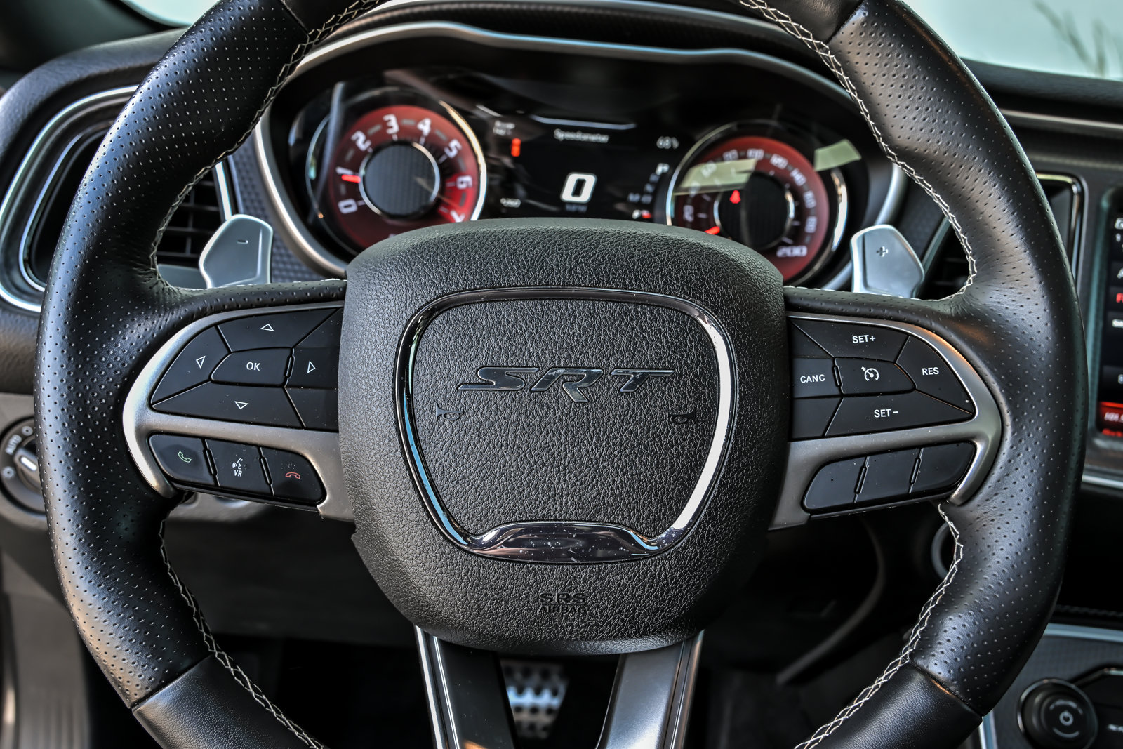 Used 2018 Dodge Challenger SRT Hellcat RWD image 32