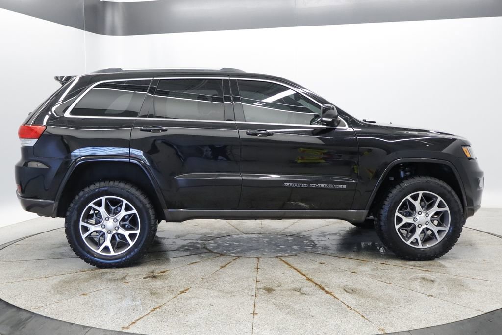 Used 2018 Jeep Grand Cherokee Limited AWD/4WD image 6