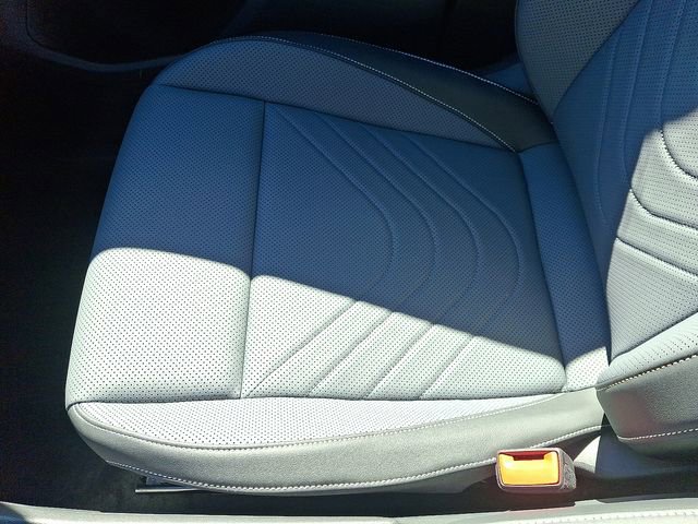 Certified 2025 Volkswagen Tiguan SE w/ Panoramic Sunroof Package AWD/4WD image 26