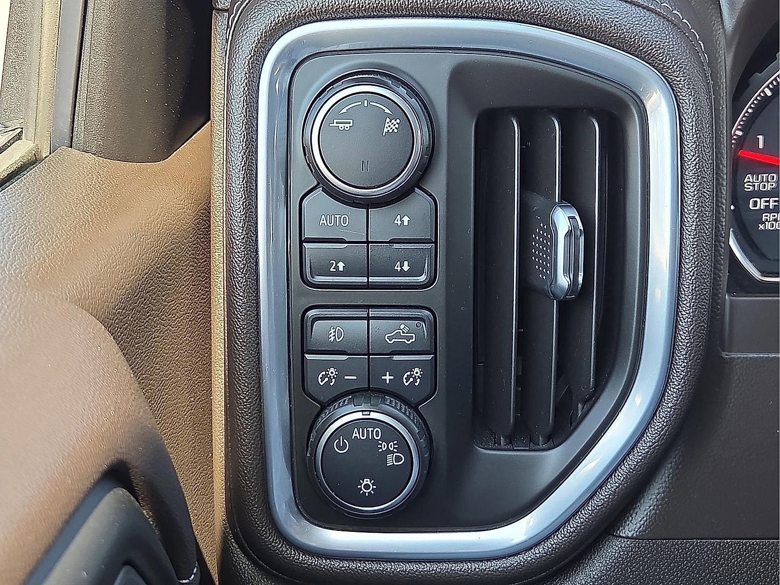Used 2019 Chevrolet Silverado 1500 RST image 22
