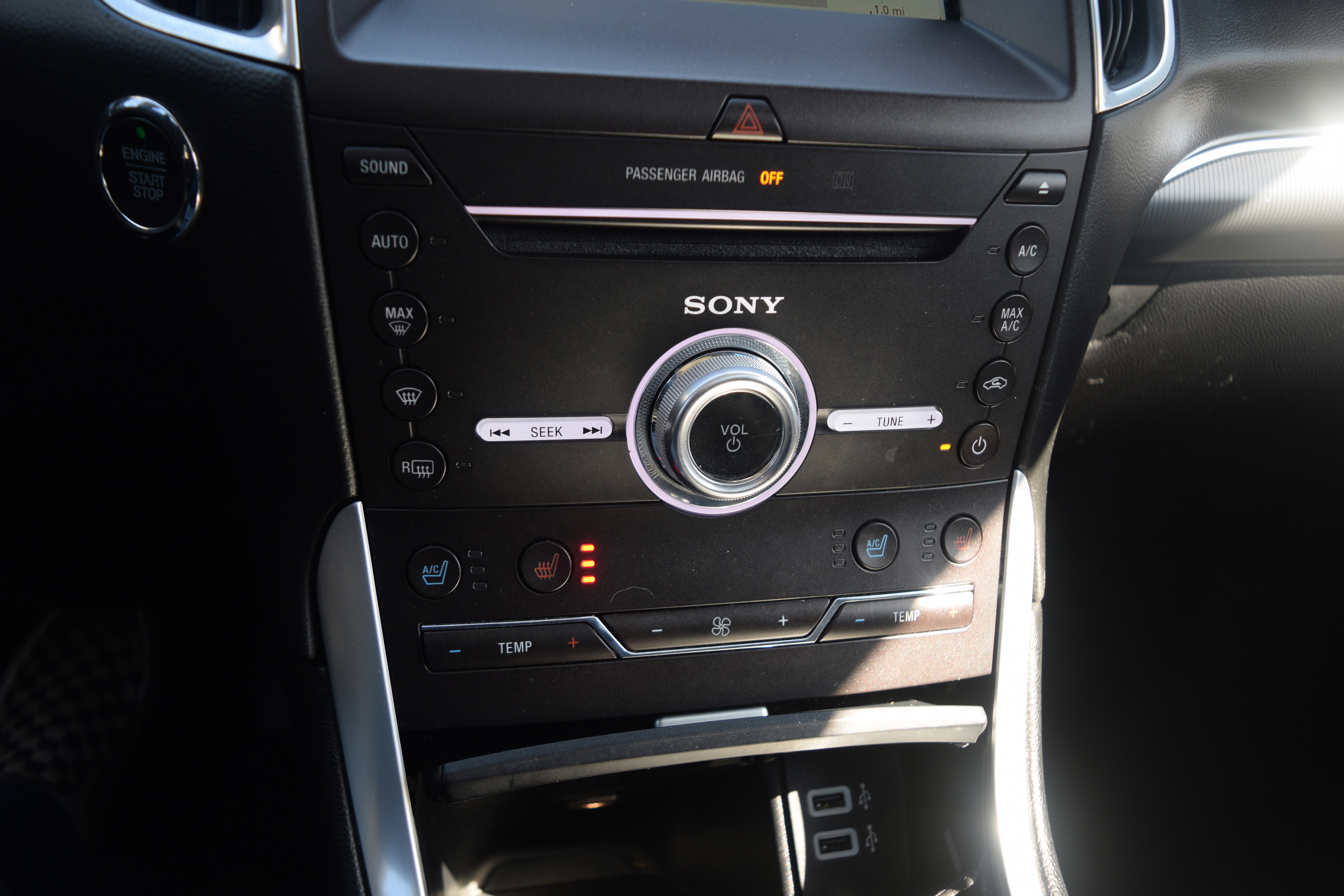 Used 2018 Ford Edge Titanium w/ Equipment Group 301A image 11